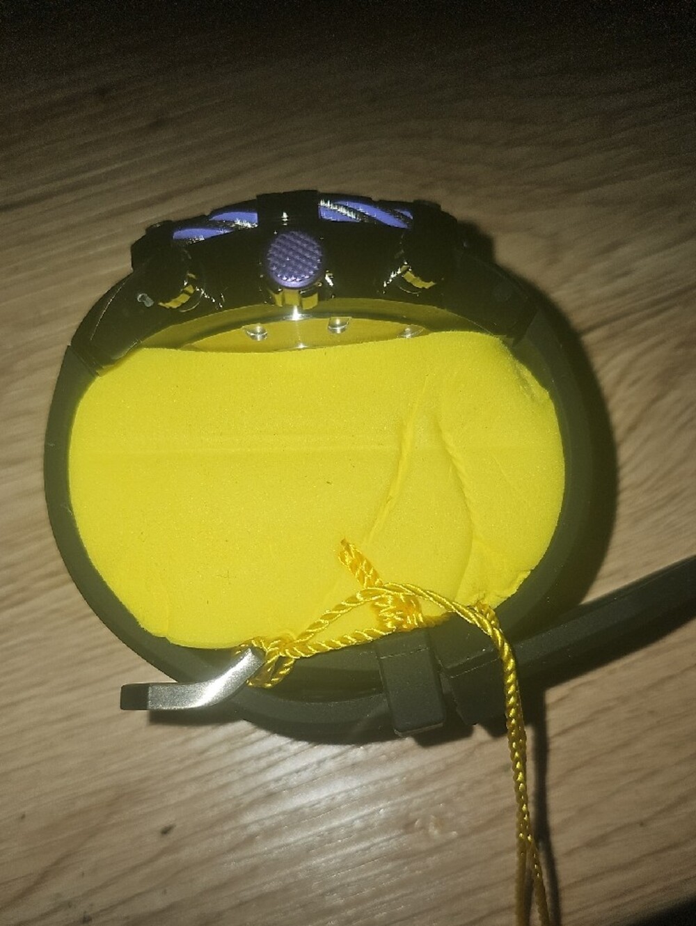 Invicta Yellow Branded Two-Piece Box - Picture 2 of 5